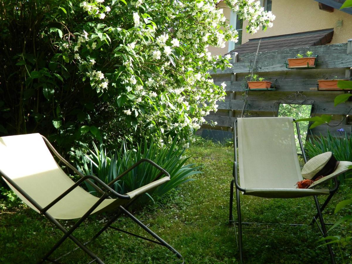Maison De Marie Bed & Breakfast